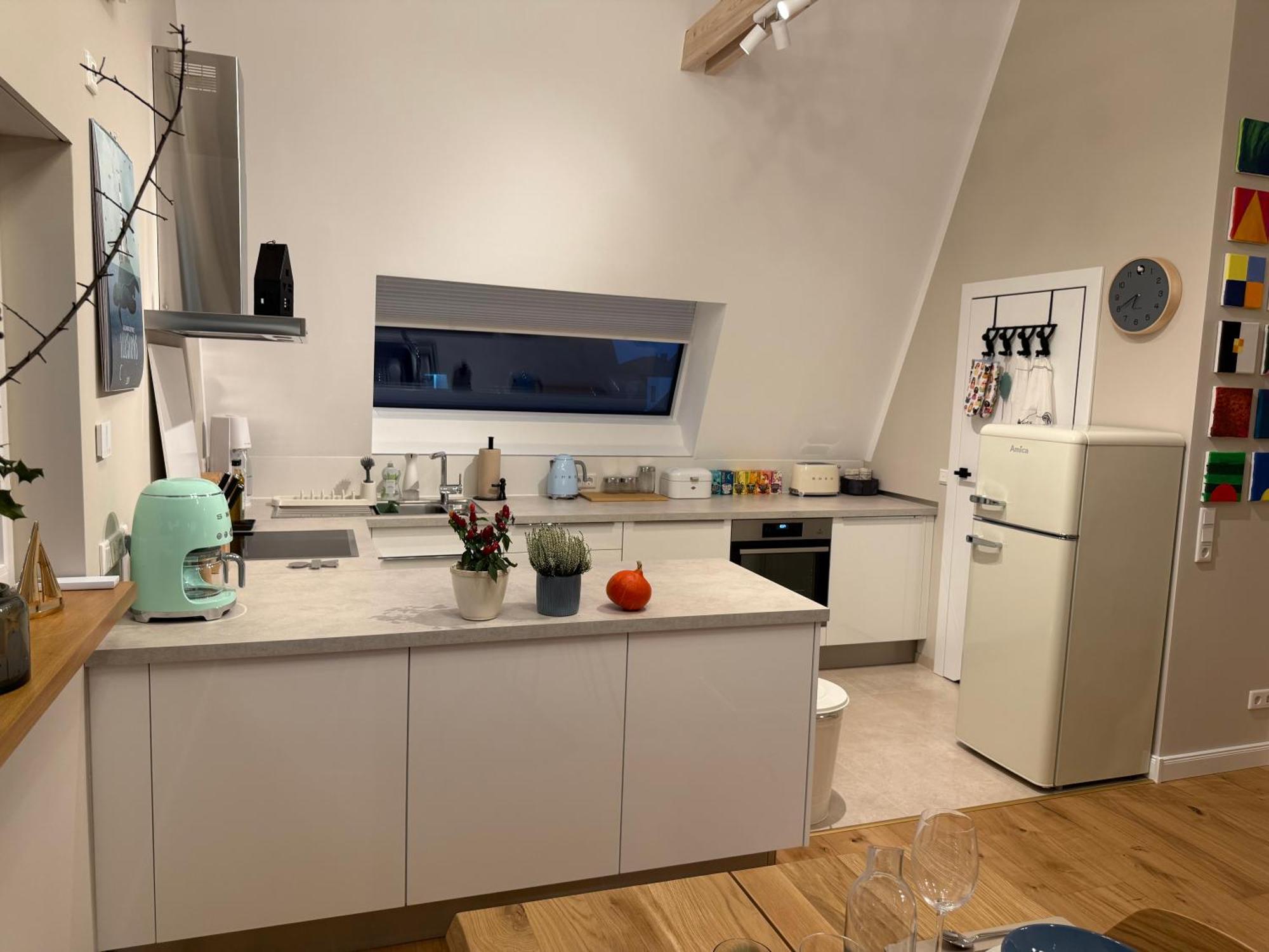 Elegantes Seeidylle Mit Blick Auf Ferienhaus